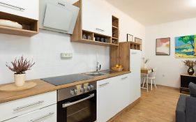 Double Oak Apartment